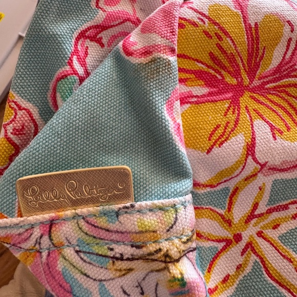 Lilly Pulitzer | The Beach Is Calling Blue Printed Tote Bag - Picture 5 of 5